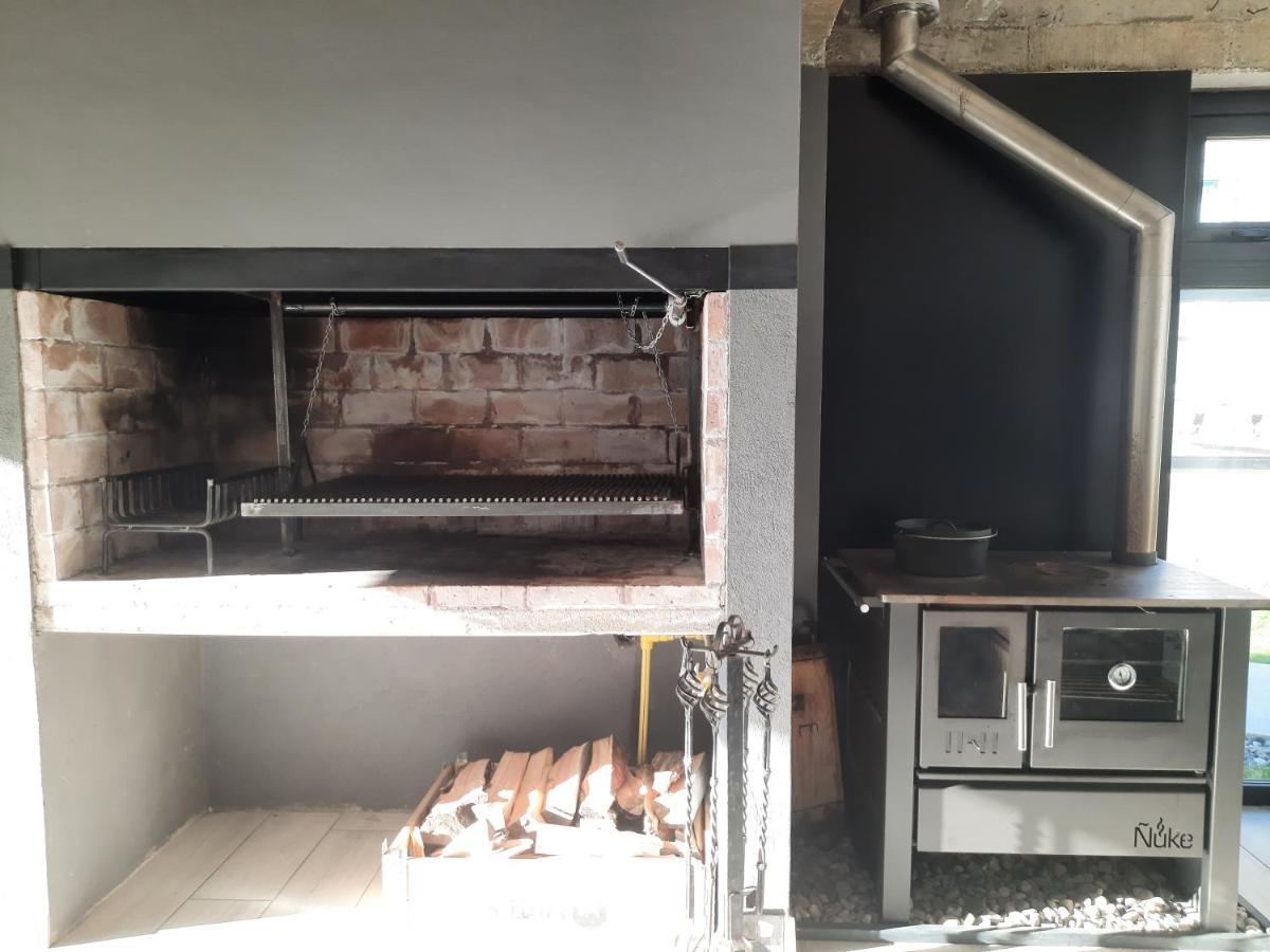 Casa De Invitados Con Parrilla Y Horno A Lena أوشويا المظهر الخارجي الصورة